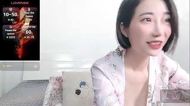 Snapshot of YIWA-2000 chatting on 05-14-26, 03:58 YIWA-2000 online show from 05-14-26, 03:58