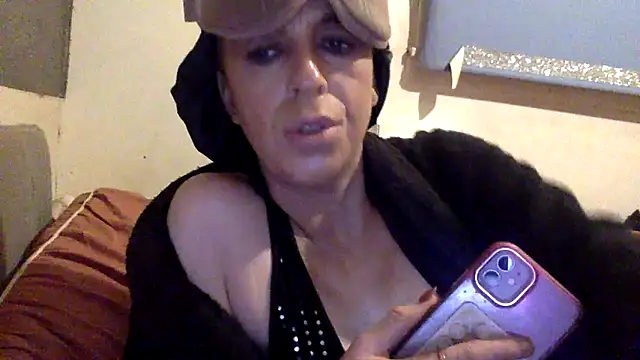 Bellababexox online show from 11-18-25, 06:00