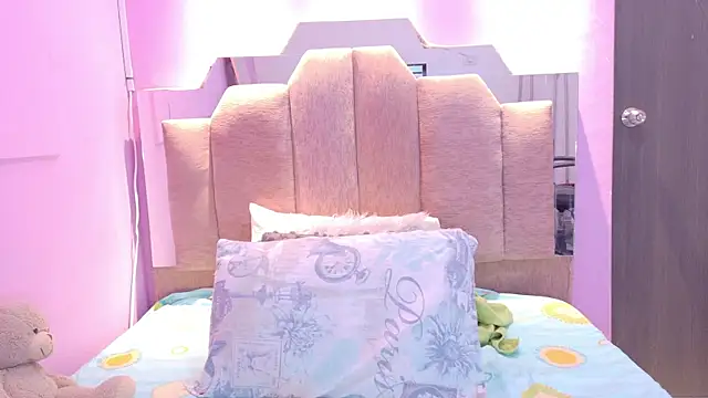 AndreaSweet2 online show from 04-27-26, 08:29