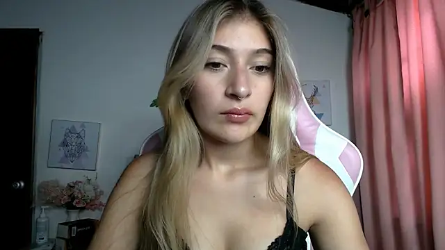 SophiaaLee online show from 05-08-26, 08:34