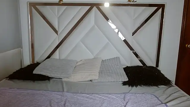 SophiaaLee online show from 01-10-26, 05:41