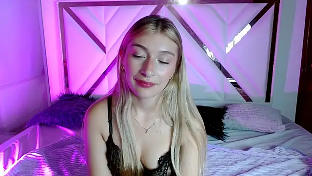 SophiaaLee online show from 09-23-25, 10:28