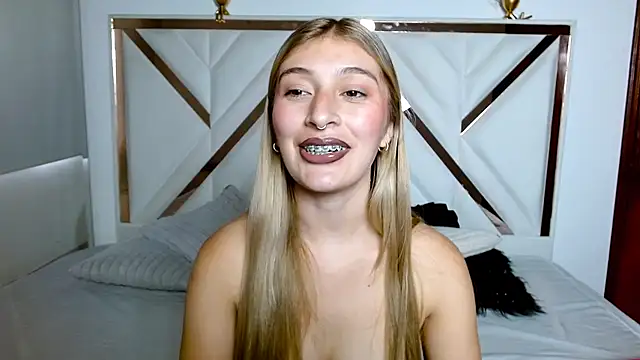 SophiaaLee online show from 02-14-26, 09:37