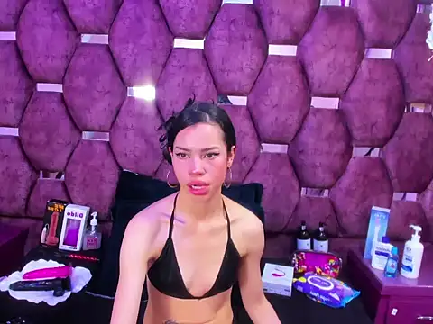 Nanis James online show from 03-27-26, 03:15