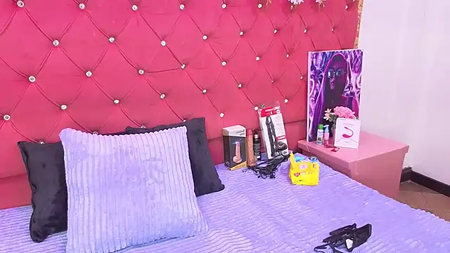 Snapshot of Nanis_James chatting on 09-16-25, 03:29 Nanis James online show from 09-16-25, 03:29