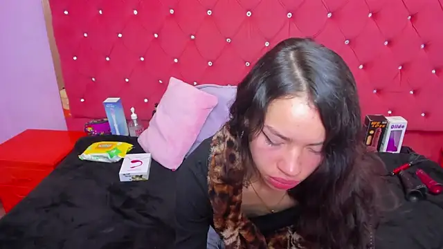 Nanis James online show from 04-29-26, 03:21