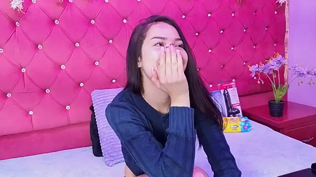 Snapshot of Nanis_James chatting on 01-10-26, 03:35 Nanis James online show from 01-10-26, 03:35