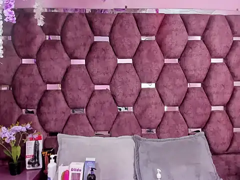 Snapshot of Nanis_James chatting on 02-25-26, 02:45 Nanis James online show from 02-25-26, 02:45