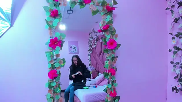 Nanis James online show from 04-24-26, 03:08