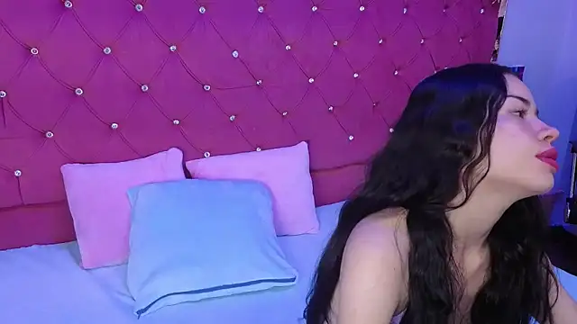 Snapshot of Nanis_James chatting on 10-29-25, 02:21 Nanis James online show from 10-29-25, 02:21