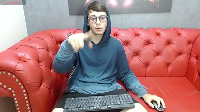Stuart White online show from 10-22-25, 01:54