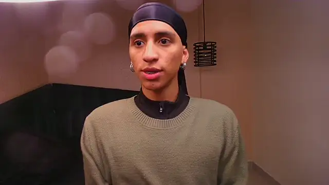 Snapshot of Dom_venena chatting on 09-14-25, 07:25 Dom venena online show from 09-14-25, 07:25