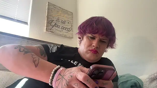 Julietserenity online show from 10-17-25, 08:10