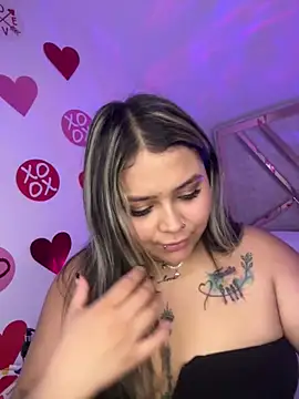 Snapshot of ashley-swift- chatting on 02-26-26, 05:18 ashley-swift- online show from 02-26-26, 05:18