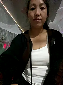 Snapshot of Huong-Ly chatting on 09-11-25, 02:00 Huong-Ly online show from 09-11-25, 02:00