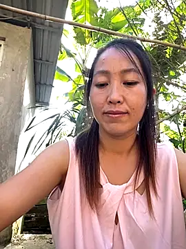 Snapshot of Huong-Ly chatting on 09-19-25, 12:58 Huong-Ly online show from 09-19-25, 12:58
