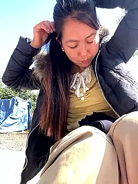 Huong-Ly online show from 01-12-26, 04:08