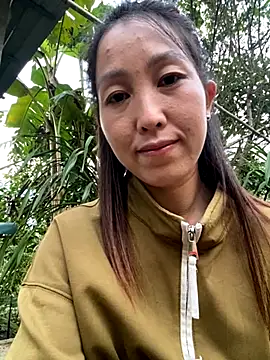 Snapshot of Huong-Ly chatting on 09-18-25, 11:02 Huong-Ly online show from 09-18-25, 11:02