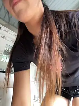 Snapshot of Huong-Ly chatting on 09-21-25, 08:08 Huong-Ly online show from 09-21-25, 08:08