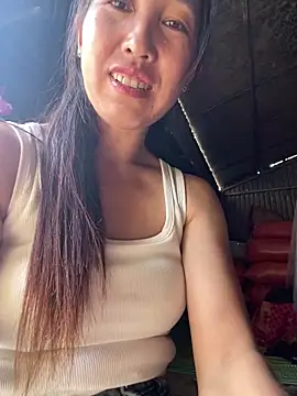 Snapshot of Huong-Ly chatting on 10-18-25, 03:08 Huong-Ly online show from 10-18-25, 03:08