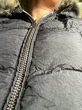 Huong-Ly online show from 12-17-25, 02:49