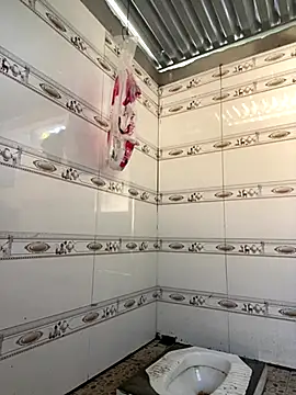 Huong-Ly online show from 11-28-25, 01:39