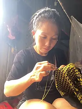 Snapshot of Huong-Ly chatting on 09-27-25, 06:41 Huong-Ly online show from 09-27-25, 06:41