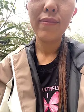 Huong-Ly online show from 10-26-25, 06:25