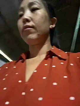Snapshot of Huong-Ly chatting on 10-01-25, 03:44 Huong-Ly online show from 10-01-25, 03:44