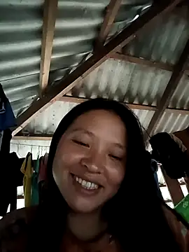 Snapshot of MuiNay chatting on 10-16-25, 09:39 MuiNay online show from 10-16-25, 09:39