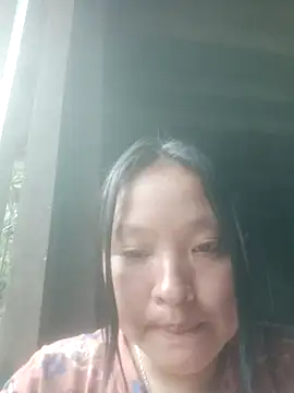 Snapshot of MuiNay chatting on 09-18-25, 12:02 MuiNay online show from 09-18-25, 12:02