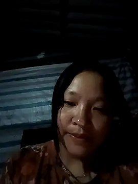 Snapshot of MuiNay chatting on 10-08-25, 10:32 MuiNay online show from 10-08-25, 10:32