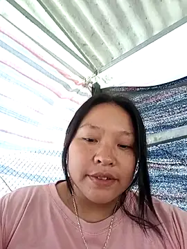 Snapshot of MuiNay chatting on 10-15-25, 03:16 MuiNay online show from 10-15-25, 03:16