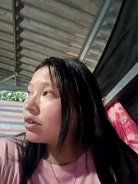 Snapshot of MuiNay chatting on 09-26-25, 10:44 MuiNay online show from 09-26-25, 10:44