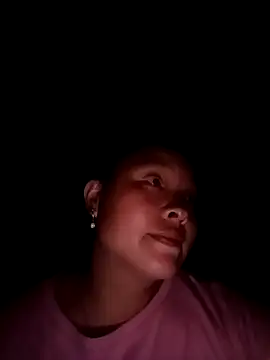 Snapshot of MuiNay chatting on 10-14-25, 01:01 MuiNay online show from 10-14-25, 01:01