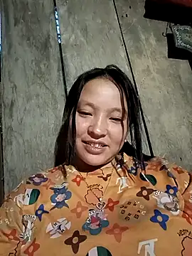 Snapshot of MuiNay chatting on 10-02-25, 11:02 MuiNay online show from 10-02-25, 11:02