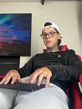 Snapshot of jordan_422 chatting on 02-10-26, 08:08 jordan 422 online show from 02-10-26, 08:08