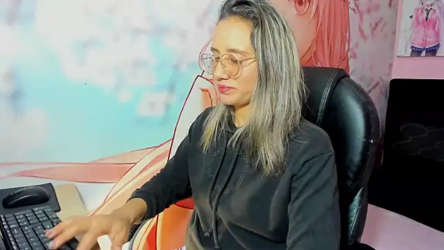 StarletTays online show from 12-01-25, 12:44