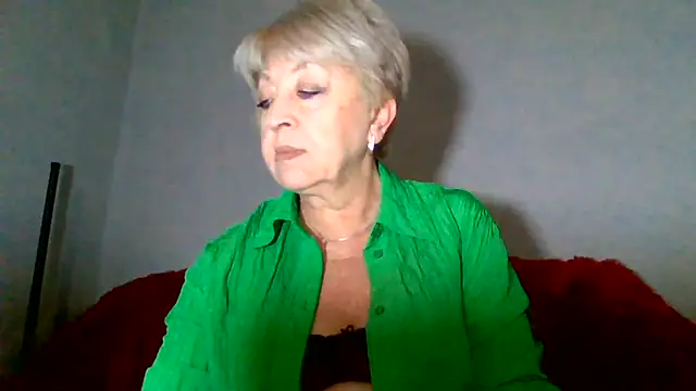 Snapshot of DianaQDream chatting on 06-22-26, 01:22 DianaQDream online show from 06-22-26, 01:22