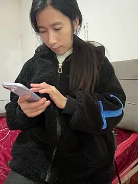 crhong666 online show from 11-29-25, 12:44