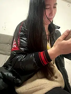 Snapshot of crhong666 chatting on 01-19-26, 12:25 crhong666 online show from 01-19-26, 12:25