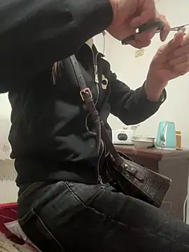 Snapshot of crhong666 chatting on 03-27-26, 12:30 crhong666 online show from 03-27-26, 12:30