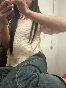 Snapshot of crhong666 chatting on 04-14-26, 12:37 crhong666 online show from 04-14-26, 12:37