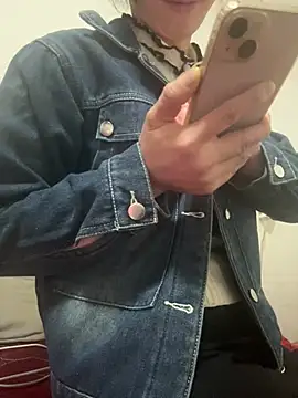 Snapshot of crhong666 chatting on 03-18-26, 12:36 crhong666 online show from 03-18-26, 12:36