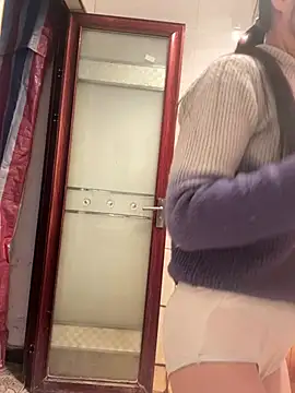 Snapshot of crhong666 chatting on 02-25-26, 01:17 crhong666 online show from 02-25-26, 01:17