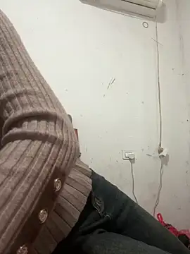 Snapshot of crhong666 chatting on 03-17-26, 12:35 crhong666 online show from 03-17-26, 12:35