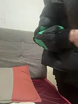 Snapshot of crhong666 chatting on 03-06-26, 12:49 crhong666 online show from 03-06-26, 12:49