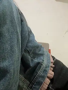 Snapshot of crhong666 chatting on 03-25-26, 12:55 crhong666 online show from 03-25-26, 12:55