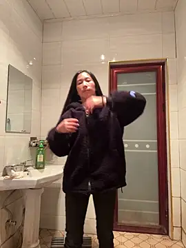 crhong666 online show from 12-15-25, 12:16