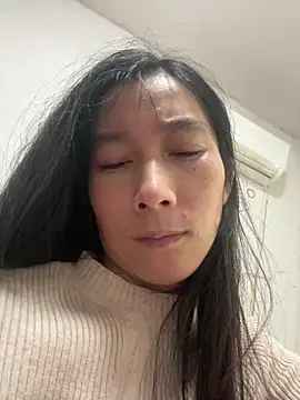 Snapshot of crhong666 chatting on 03-28-26, 12:44 crhong666 online show from 03-28-26, 12:44